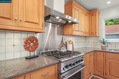 10 Darnby Ct, Orinda, CA 94563 - Photo 21
