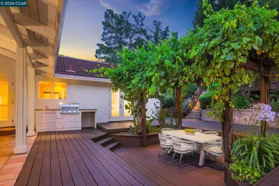 10 Darnby Ct, Orinda, CA 94563 - Photo 31