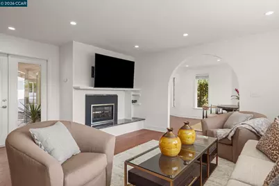 10 Darnby Ct, Orinda, CA 94563 - Photo 15