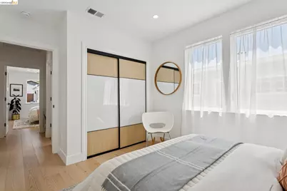 1370 Hearst Ave, Berkeley, CA 94702 - Photo 21