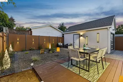 1370 Hearst Ave, Berkeley, CA 94702 - Photo 45