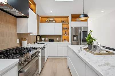 1370 Hearst Ave, Berkeley, CA 94702 - Photo 13
