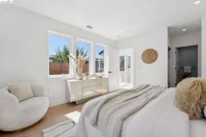 1370 Hearst Ave, Berkeley, CA 94702 - Photo 31