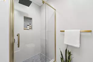 1370 Hearst Ave, Berkeley, CA 94702 - Photo 37