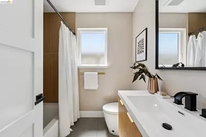 1370 Hearst Ave, Berkeley, CA 94702 - Photo 23