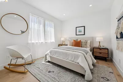 1370 Hearst Ave, Berkeley, CA 94702 - Photo 19