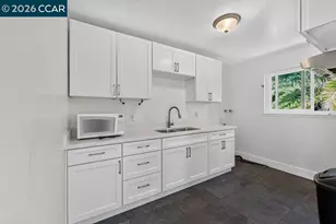 2210 Orange St, Martinez, CA 94553 - Photo 15