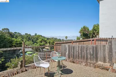 8427 Ney Ave, Oakland, CA 94605 - Photo 51