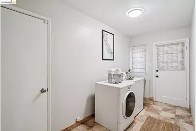 8427 Ney Ave, Oakland, CA 94605 - Photo 39