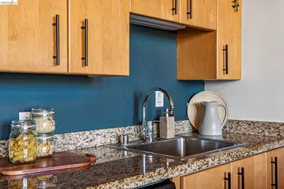201 4th St #302, Oakland, CA 94607 - Photo 23