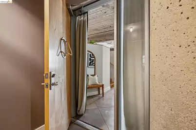 201 4th St #302, Oakland, CA 94607 - Photo 3
