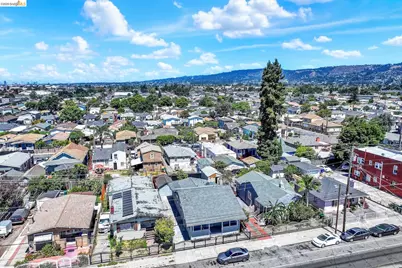 1055 105th Ave, Oakland, CA 94603 - Photo 3