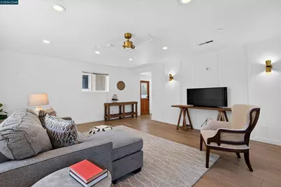 42 Mayo Ln, Walnut Creek, CA 94597 - Photo 17