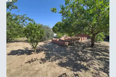 350 Strand Ave, Pleasant Hill, CA 94523 - Photo 13