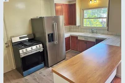 350 Strand Ave, Pleasant Hill, CA 94523 - Photo 5