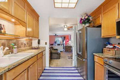 894 Lewelling Blvd #13, San Leandro, CA 94579 - Photo 7