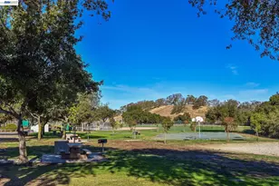 135 St Germain Ln, Pleasant Hill, CA 94523 - Photo 73