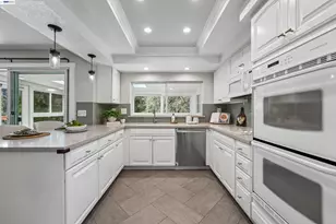 135 St Germain Ln, Pleasant Hill, CA 94523 - Photo 31