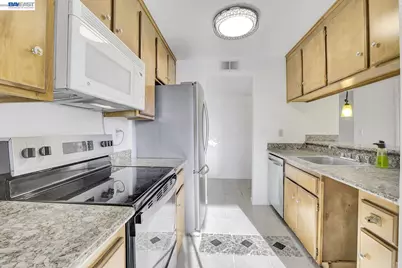 400 Davis #301, San Leandro, CA 94577 - Photo 7