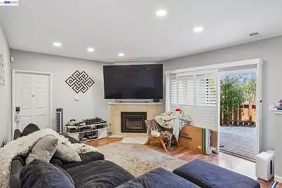 21062 Gary Dr #107, Hayward, CA 94546 - Photo 3