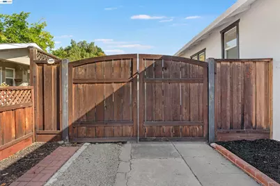 1962 Park, Livermore, CA 94551 - Photo 27