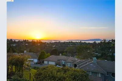 6070 Mazuela Dr, Oakland, CA 94611 - Photo 47