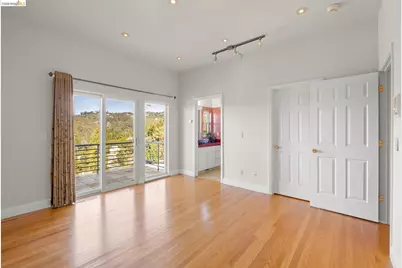 6070 Mazuela Dr, Oakland, CA 94611 - Photo 35