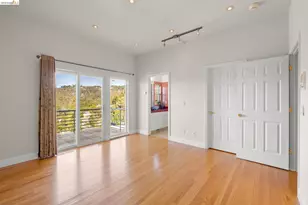 6070 Mazuela Dr, Oakland, CA 94611 - Photo 35