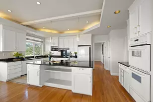 6070 Mazuela Dr, Oakland, CA 94611 - Photo 15