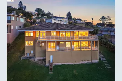 6070 Mazuela Dr, Oakland, CA 94611 - Photo 5