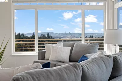 6070 Mazuela Dr, Oakland, CA 94611 - Photo 9