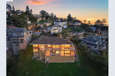 6070 Mazuela Dr, Oakland, CA 94611 - Photo 49