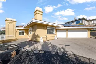 6070 Mazuela Dr, Oakland, CA 94611 - Photo 57