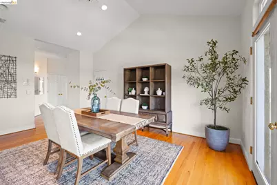 6070 Mazuela Dr, Oakland, CA 94611 - Photo 19