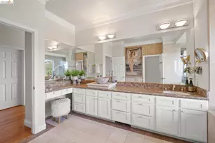 6070 Mazuela Dr, Oakland, CA 94611 - Photo 29