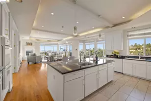 6070 Mazuela Dr, Oakland, CA 94611 - Photo 7