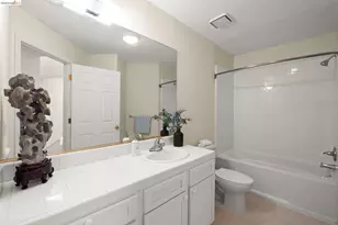6070 Mazuela Dr, Oakland, CA 94611 - Photo 37