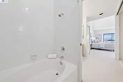 987 Independence Dr, Alameda, CA 94501 - Photo 51
