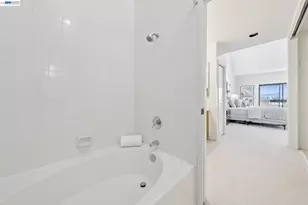 987 Independence Dr, Alameda, CA 94501 - Photo 51