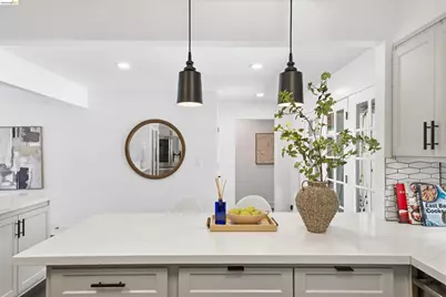 5696 Colton Blvd, Oakland, CA 94611 - Photo 17