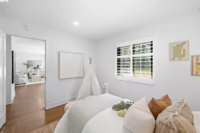 5696 Colton Blvd, Oakland, CA 94611 - Photo 31