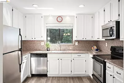 3687 Maple Ave #9, Oakland, CA 94602 - Photo 5