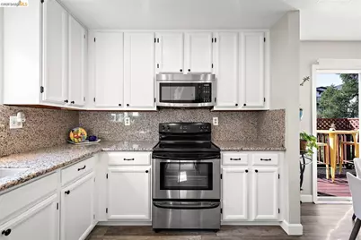 3687 Maple Ave #9, Oakland, CA 94602 - Photo 7