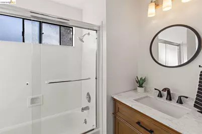 3687 Maple Ave #9, Oakland, CA 94602 - Photo 19