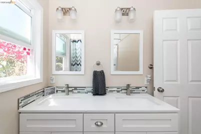 2549 Monticello Av, Oakland, CA 94601 - Photo 17