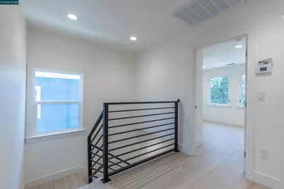 1078 55th St, Oakland, CA 94608 - Photo 21