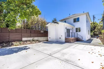 1078 55th St, Oakland, CA 94608 - Photo 31