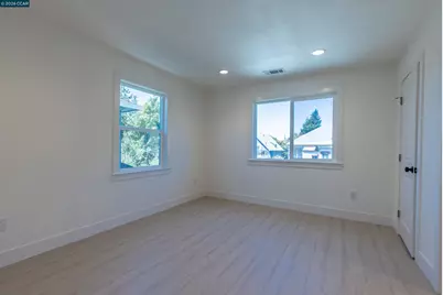 1078 55th St, Oakland, CA 94608 - Photo 25