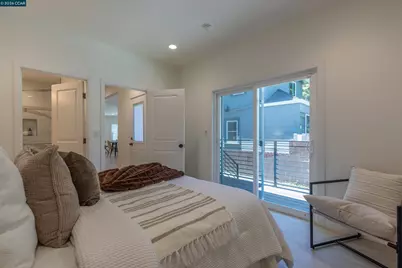 1078 55th St, Oakland, CA 94608 - Photo 17