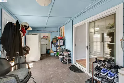 20748 Hathaway Ave, San Lorenzo, CA 94541 - Photo 23